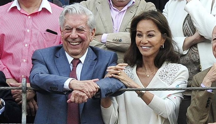 ISABEL PREYSLER Y VARGAS LLOSA EN LAS VENTAS