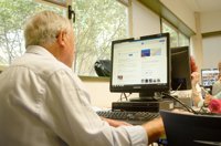 El Banco de España insta a aumentar la participación laboral de los mayores y las mujeres