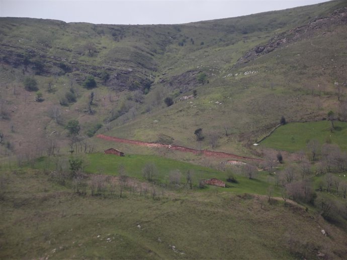 Agresión Al Paisaje En Torno A La Ermita De Las Lindes De San Pedro De Carmona