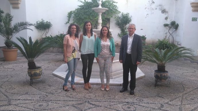 Barbero (dcha.) junto a los alcaldes Monturque, Alcaracejos y Fernán Núñez
