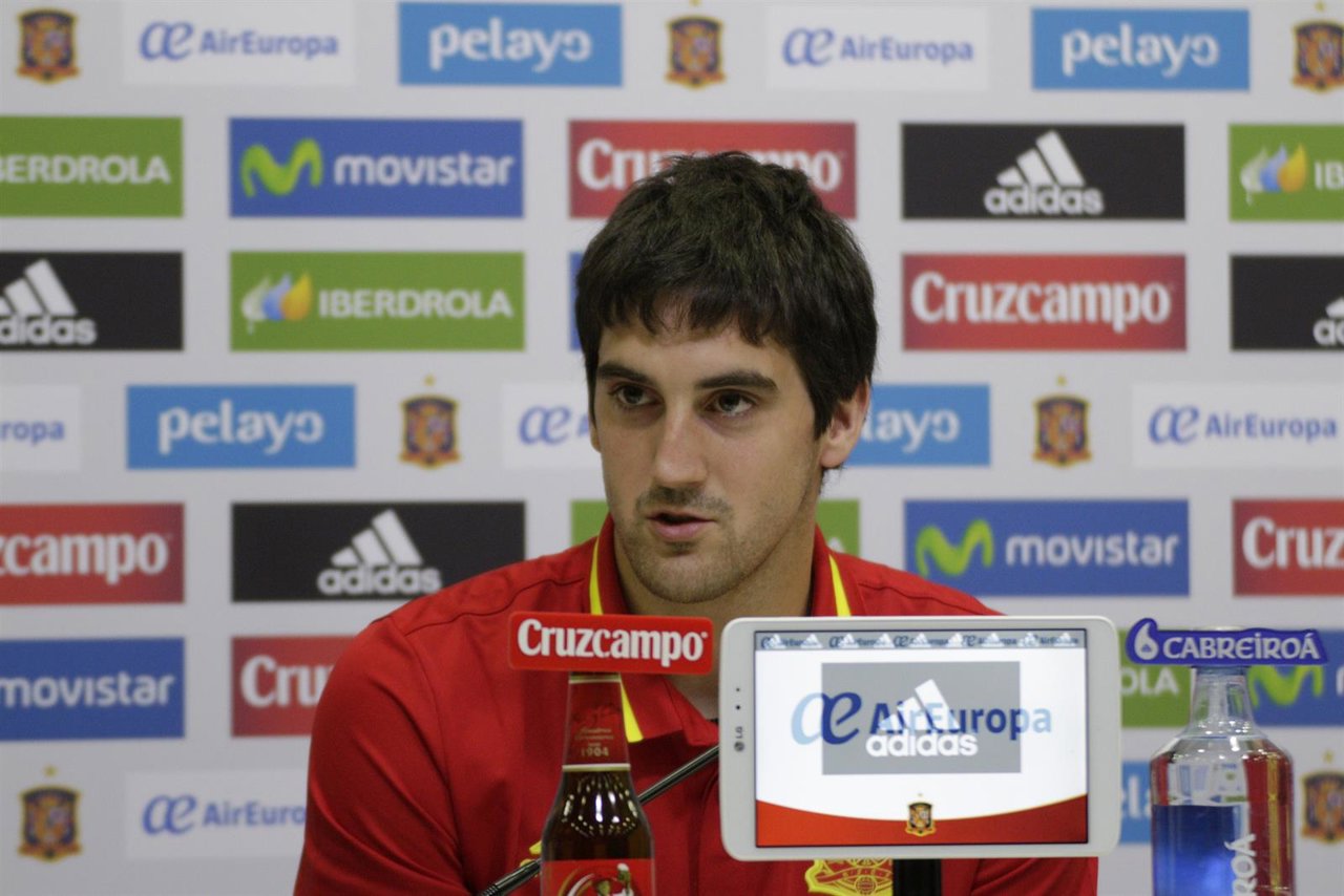 Mikel San José en rueda de prensa con la selección