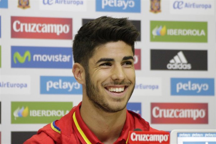 Marco Asensio en rueda de prensa con la selección