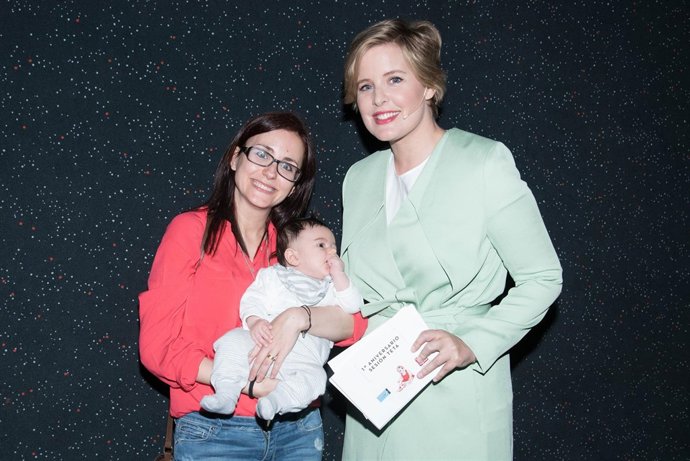 Tania Llasera, madrina de la 'Sesión teta'