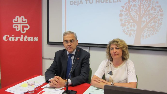 Jaime Sanaú y Cristina García, de Cáritas Zaragoza
