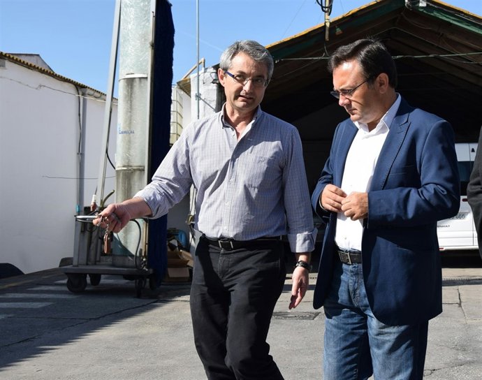 Miguel Angel Heredia en visita a autocares Vazquez Olmedo