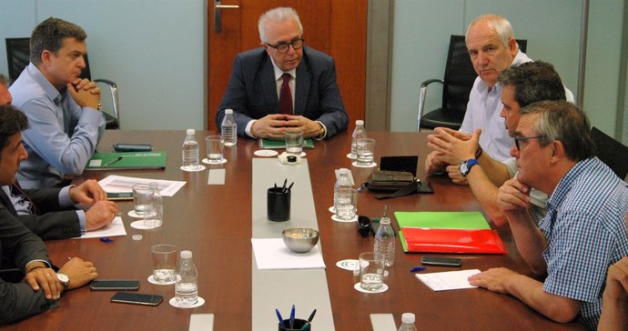José Sánchez Maldonado se reúne con UGT y CCOO para tratar situación de Inabensa