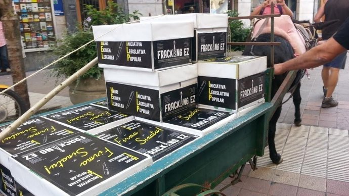 RECOGIDA DE FIRMAS CONTRA EL FRACKING