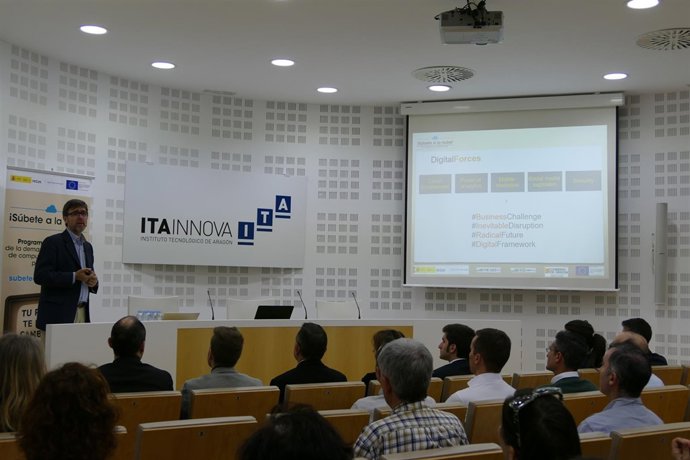 Curso en el Centro Demostrador TIC de Logística, en Zaragoza