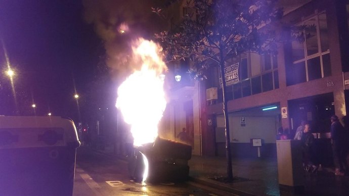 Contenedores Ardiendo