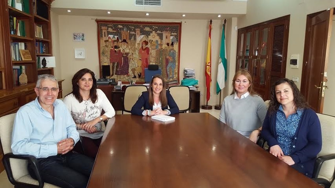 Ruiz (centro) durante su reunión con Adicor