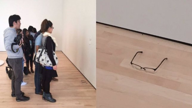 Alguien puso unas gafas en el suelo de un museo y todos pensaron que era arte