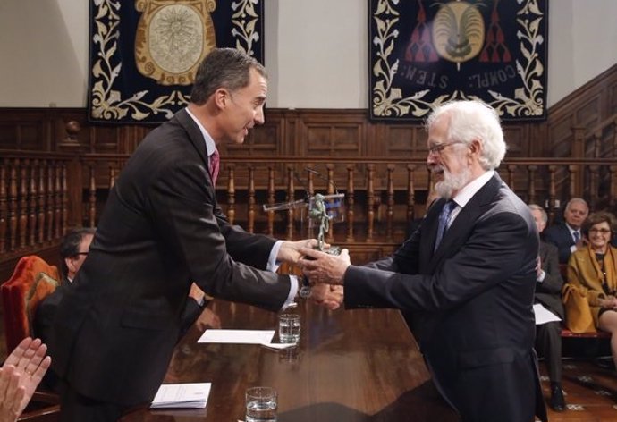El Rey entrega a Antonio Fraguas Forges el Premio Iberoamericano de Humor