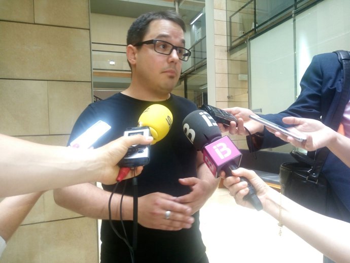 Carlos Saura con los medios de comunicación