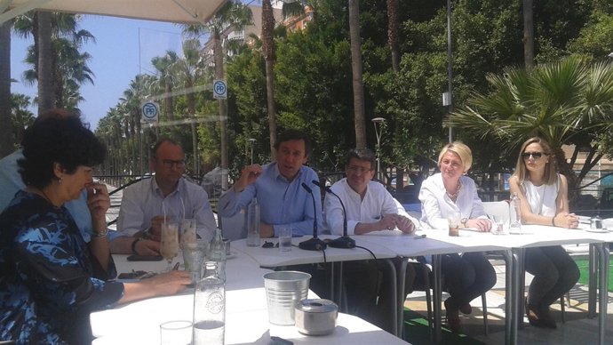 Hernando, durante su encuentro con los medios en Almería