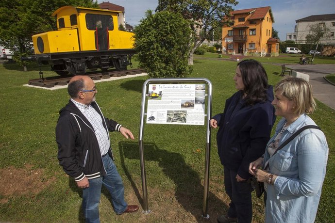 Panel informativo de la locomotora de Cros