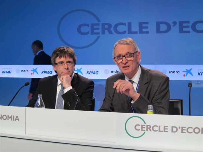 El pte. Carles Puigdemont y el pte. Del Círculo de Economía Antón Costas
