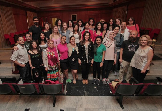 María del Mar Téllez con participantes