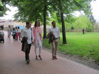 Garzón critica que ciertos partidos "solo quieren distraer la atención de los problemas"