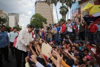 Maduro sube un 54% el salario de los trabajadores del sector universitario