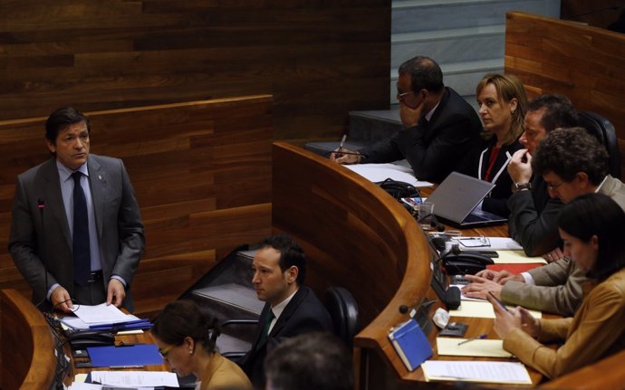 Javier Fernández en el Pleno.