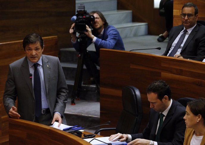 Javier Fernández en el Pleno.