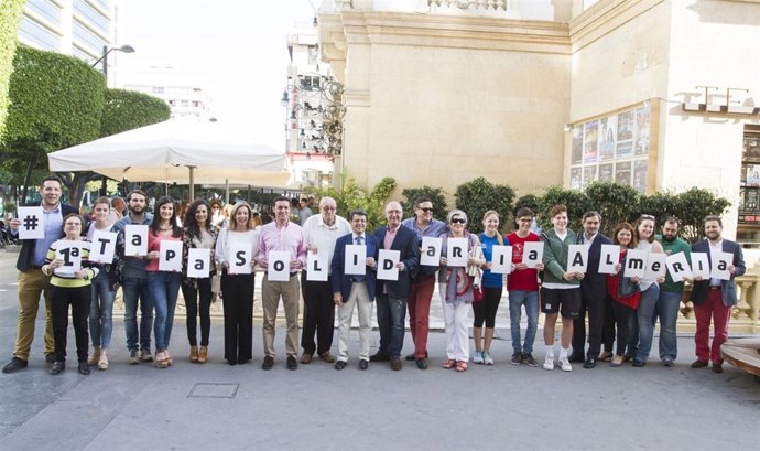El brindis inaugural de la Ruta de la Tapa Solidaria se ha celebrado en Burana.