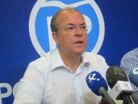 Monago dice que mientras Vara no lo desmienta pensará que el PSOE ofreció cargos a Podemos