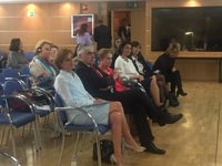 Cospedal: "No dejemos que el populismo se apropie del mensaje femenino"