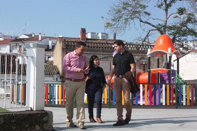 Llamas en El Castillo de las Guardas.