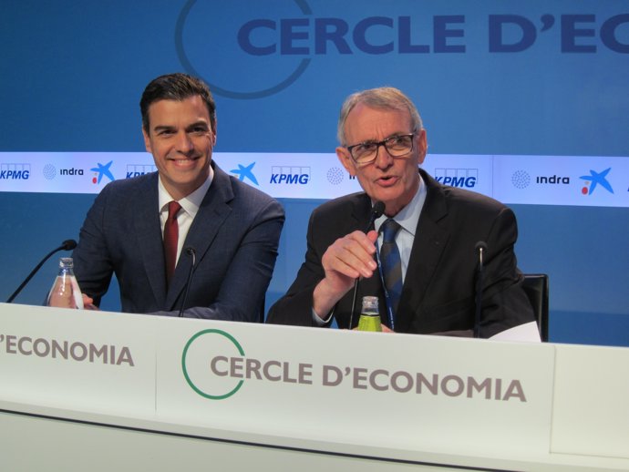 Pedro Sánchez (PSOE) Antón Costas (Círculo de Economía)