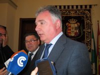 La Junta apoyará al Ayuntamiento en el proceso de salvación del Recreativo de Huelva
