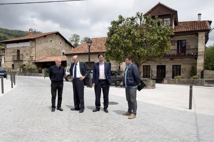 Inauguración obras en plaza ayto 