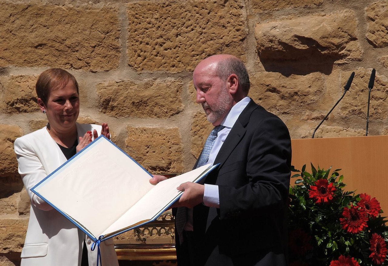 Uxue Barkos e Ignacio Aranguren, en el Premio Príncipe de Viana 2016.