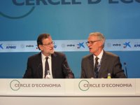 Rajoy carga contra Colau y Carmena por "hacer daño" a la economía