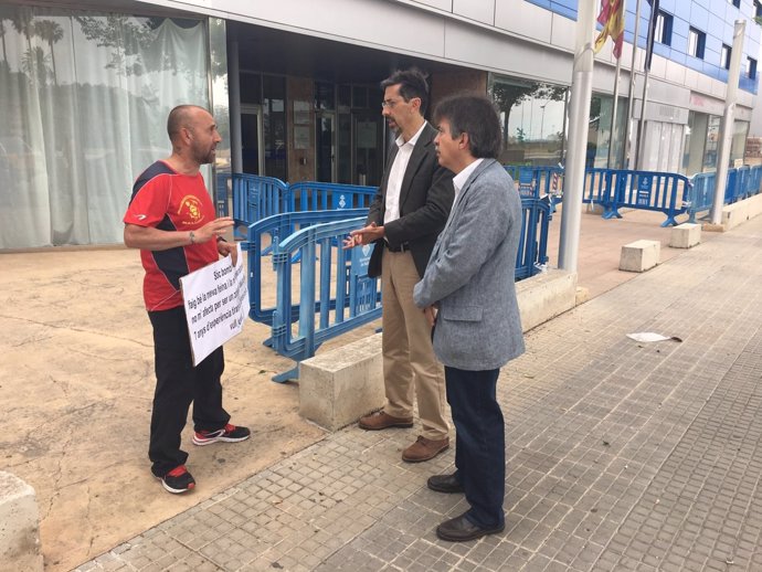 C's se reúne con un agente forestal en huelga por el catalán como requisito