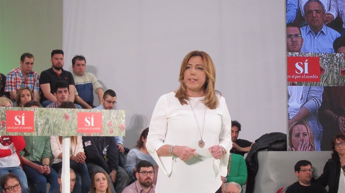 Susana Díaz presenta a Pedro Sánchez como candidato a la Presidencia