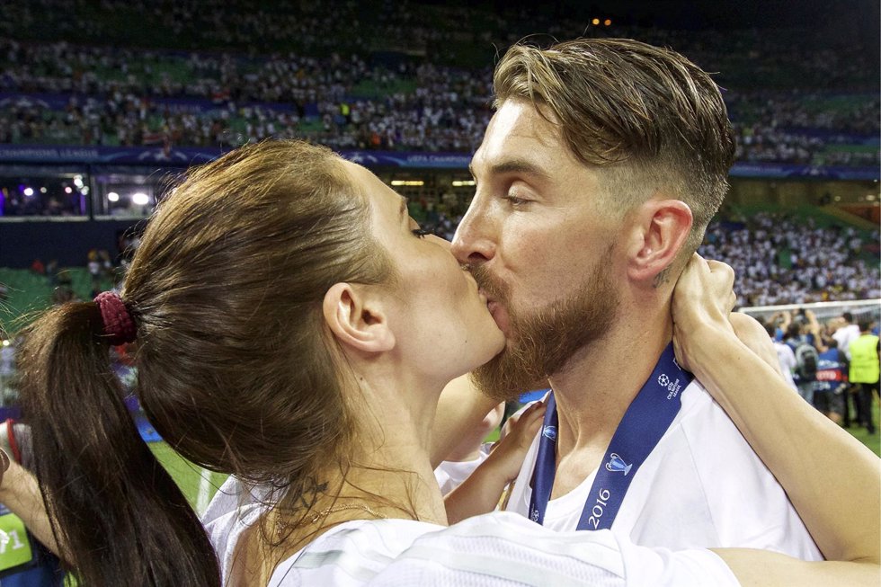 El tierno beso de Pilar Rubio y Sergio Ramos al ganar la Champions