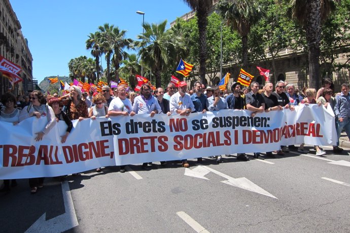 Manifestación 'Los derechos no se suspenden' contra suspender leyes catalanas