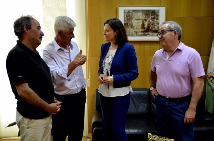 Federación de Vecinos de San Fernando en una reunión con la alcaldesa