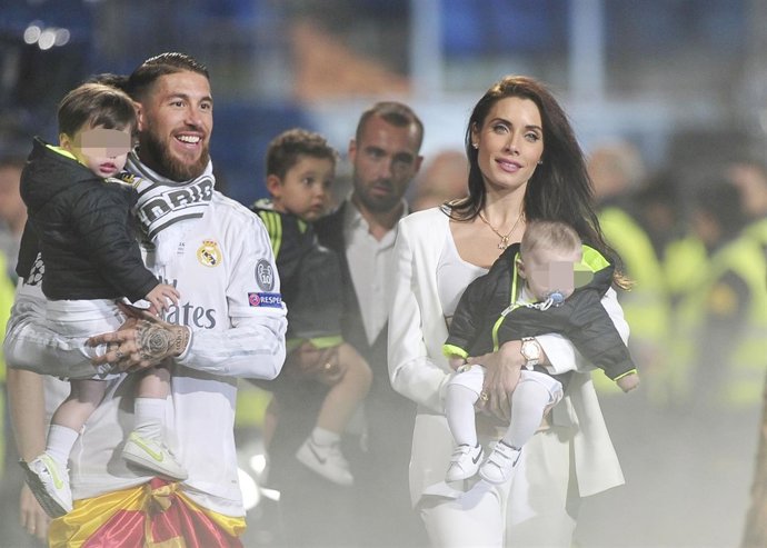 Sergio Ramos, Pilar Rubio y sus hijos/ JAVIER GALVEZ