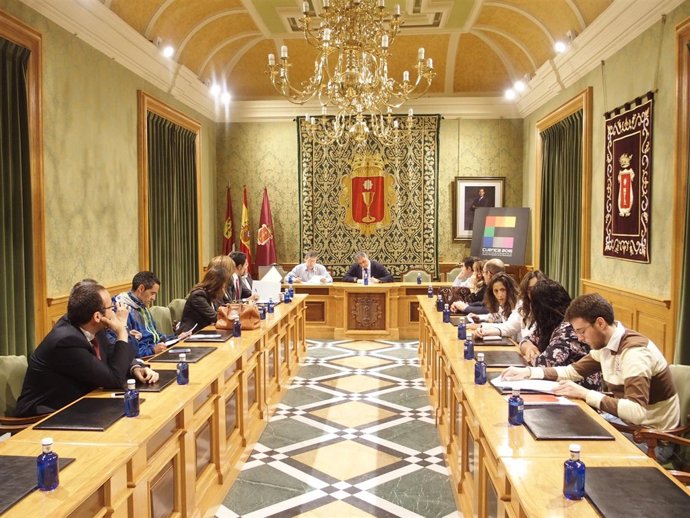 Pleno en el Ayuntamiento de Cuenca