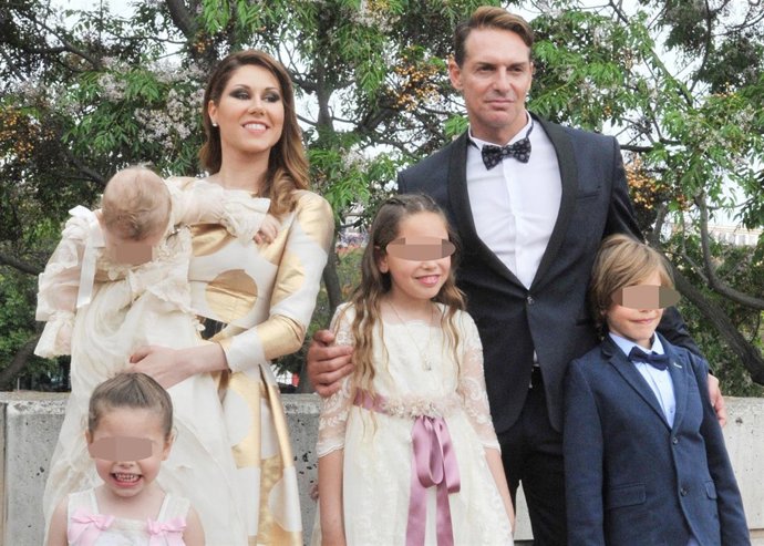 Tamara Valcárcel y su familia/ David Oller