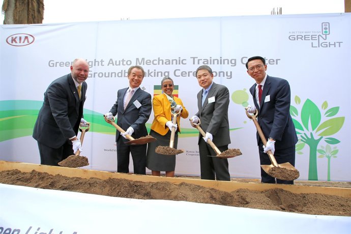 Dos nuevos centros de formación de Kia en África
