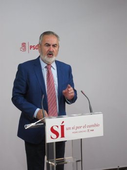 El secretario general del PSOE-RM, Rafael González Tovar
