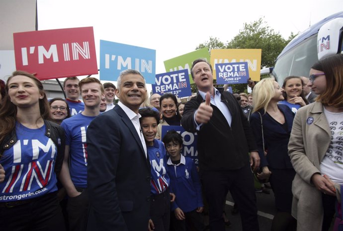 El primer ministro británico, David Cameron, y el alcalde de Londres, Sadiq Khan