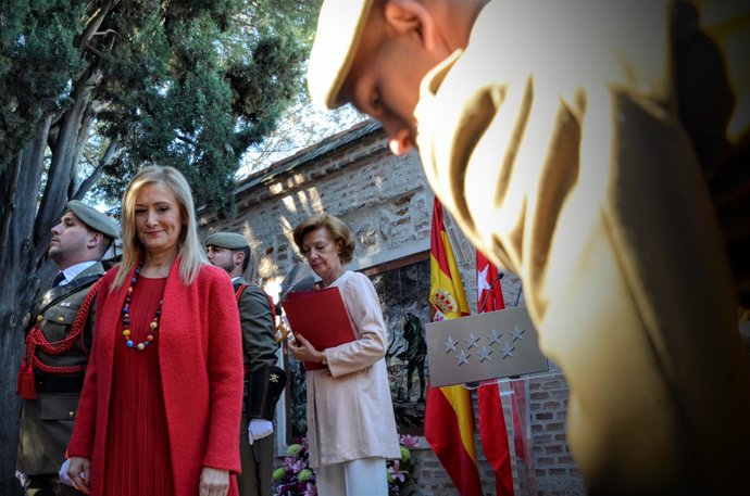 Actos oficiales del 2 de mayo en Madrid presididos por Cristina Cifuentes