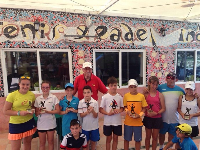 El torneo de tenis de Vera ha tenido un elevado índice de participación.
