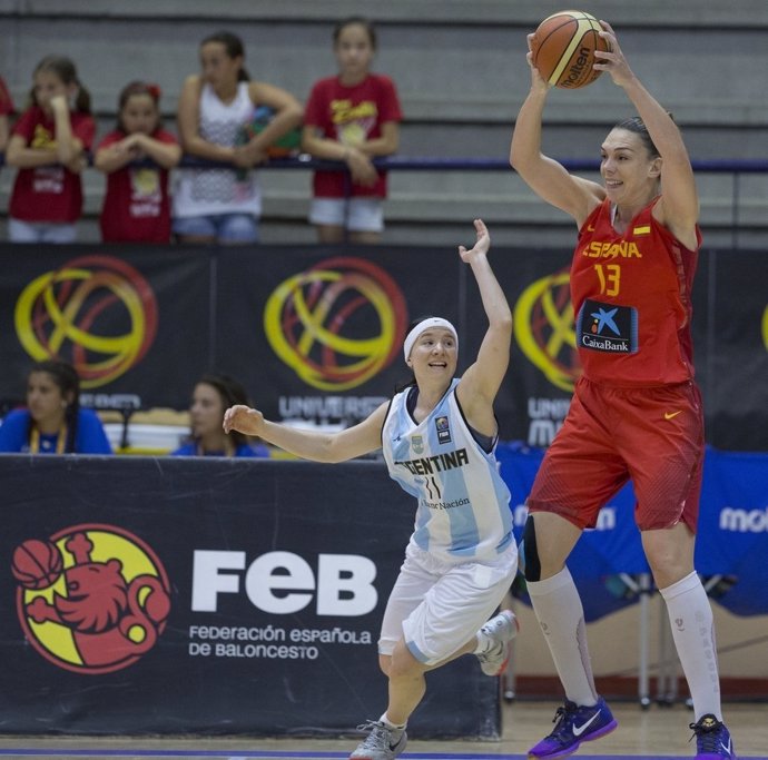 España de baloncesto femenino vence a Argentina
