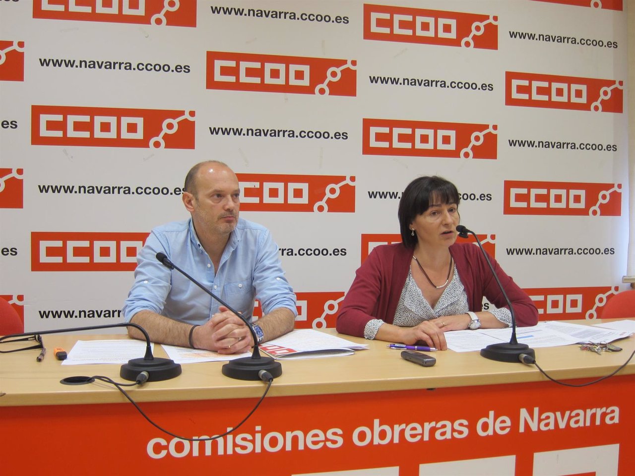 Raúl Villar y Carmen Sesma en rueda de prensa.