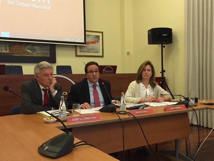 J.L.Cabestany, R.Adell y A.Cabañas (Fomento del Trabajo)